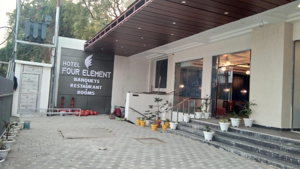 Hotel Four Element Varanasi Luaran gambar