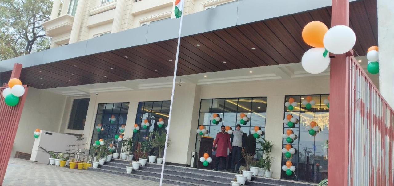 Hotel Four Element Varanasi Luaran gambar