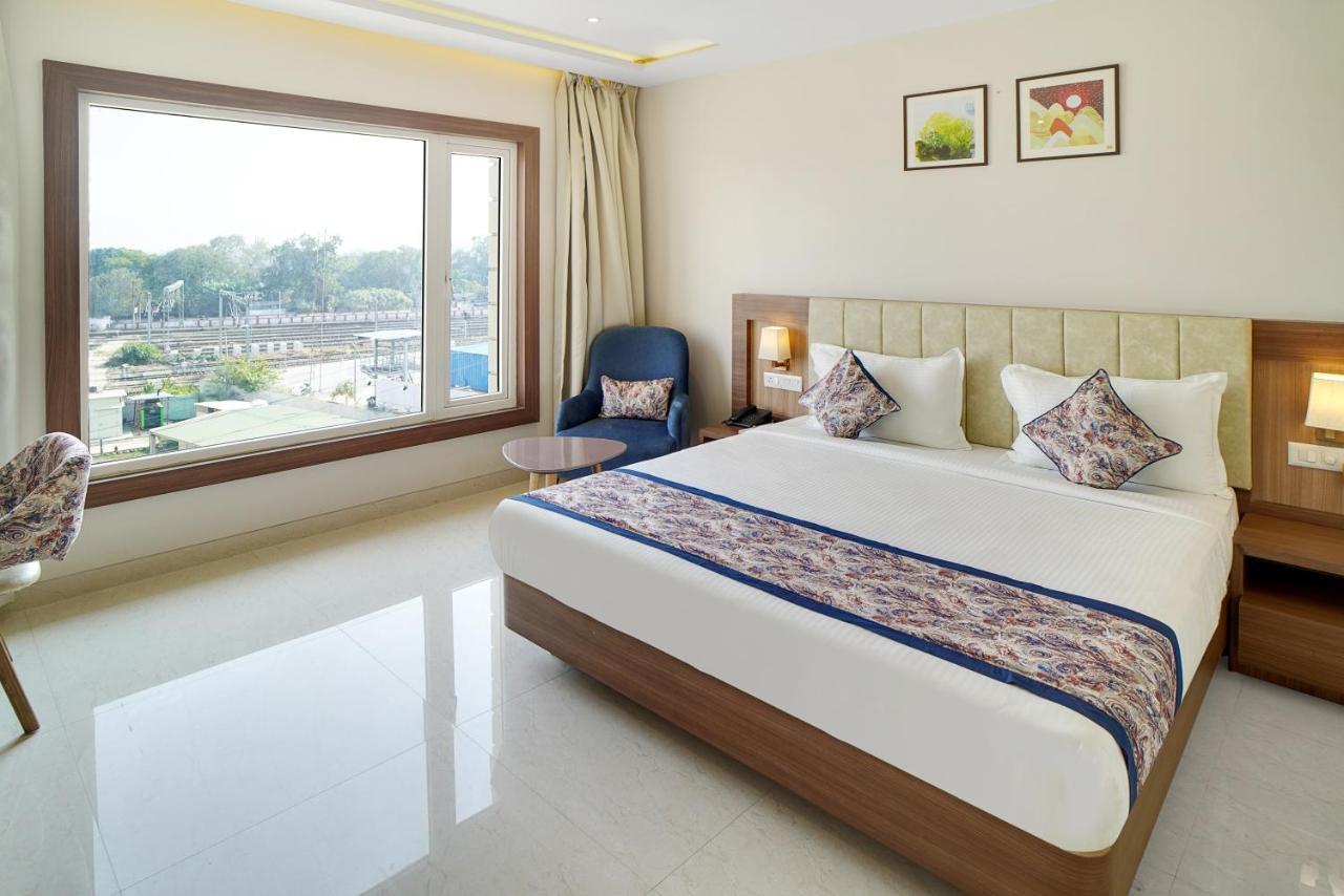 Hotel Four Element Varanasi Luaran gambar