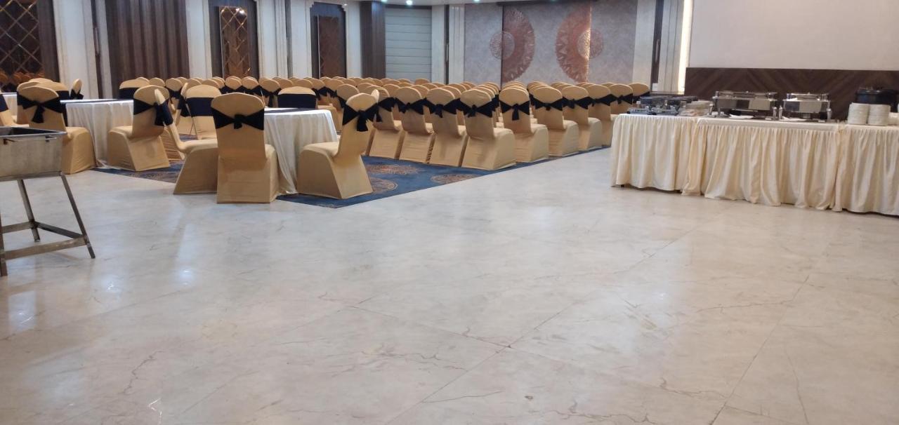 Hotel Four Element Varanasi Luaran gambar