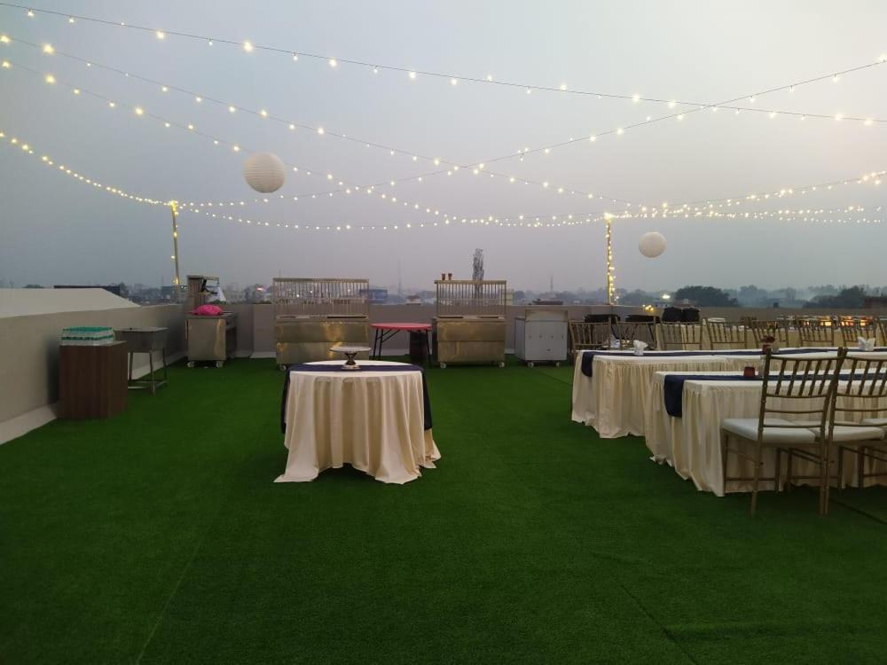 Hotel Four Element Varanasi Luaran gambar